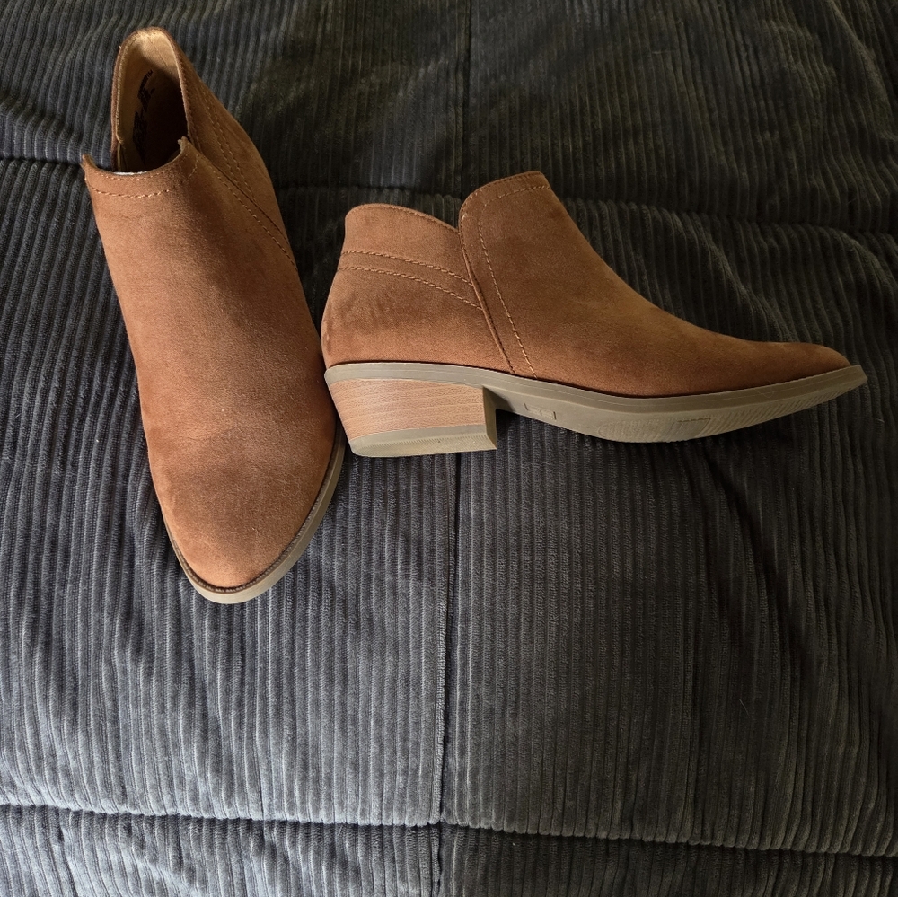 Women's Tan Ankle Boots